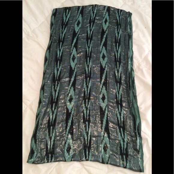 Aztec Infinity Scarf - Picture 4 of 4